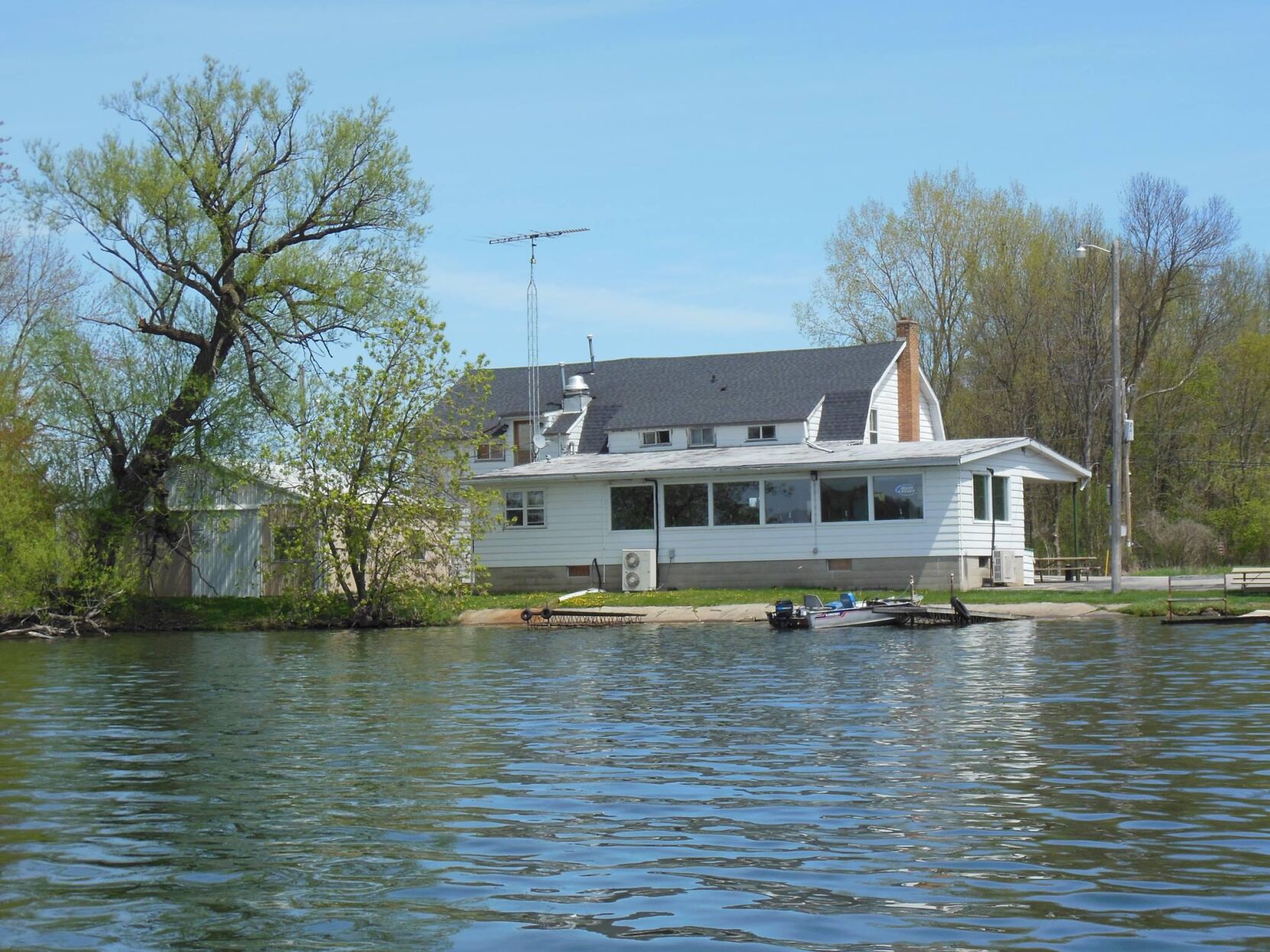 Lake View Inn.jpg